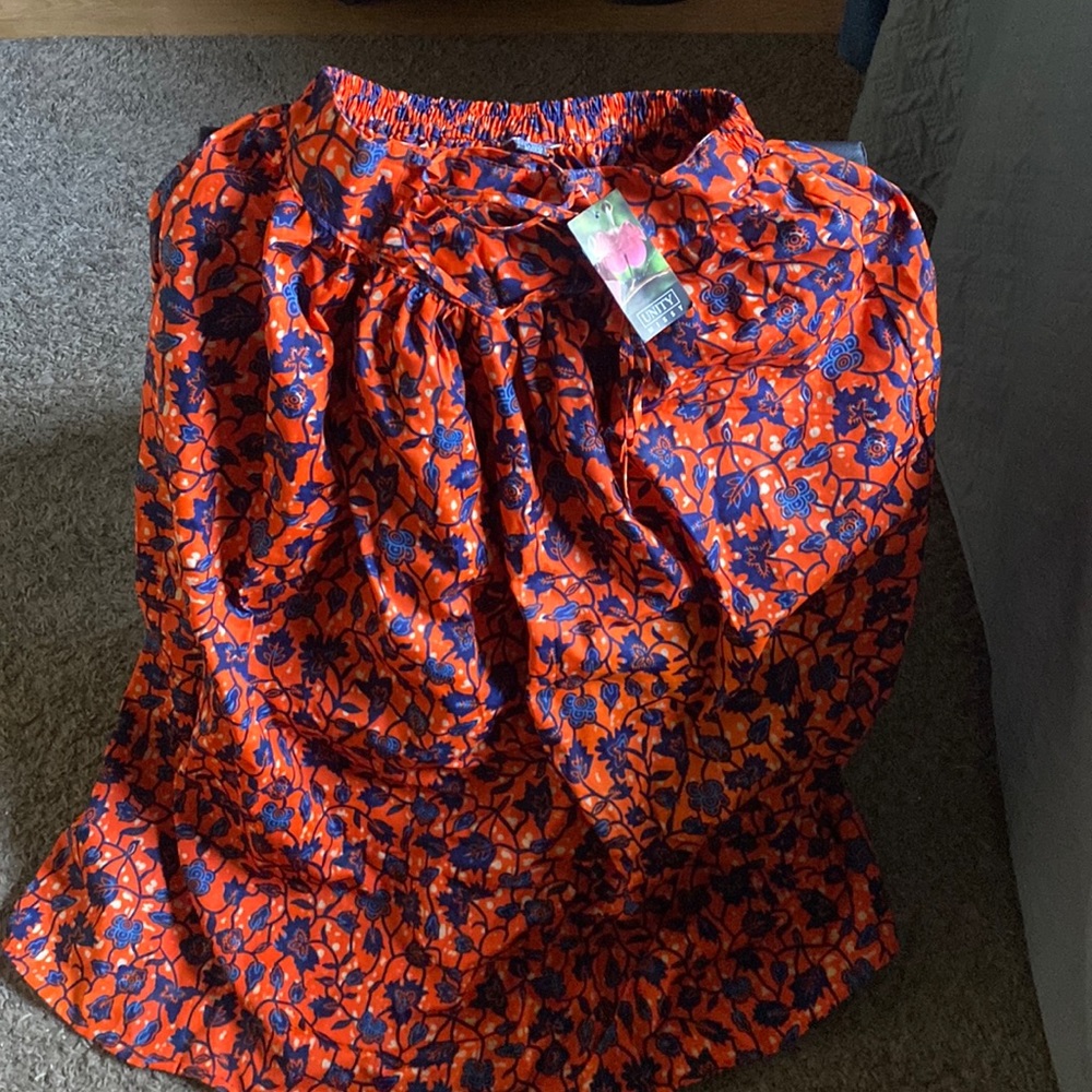 One size fits all skirt